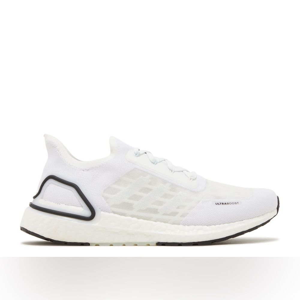 NWT Adidas  4Y/5.5W ultraboost running training sneakers